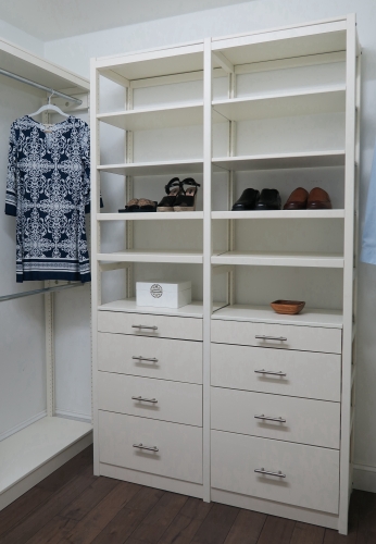 Customer photo of a Lundia closet in our Painted White finish