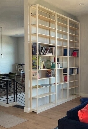 Customer photo of a Lundia closet in our White Wash finish